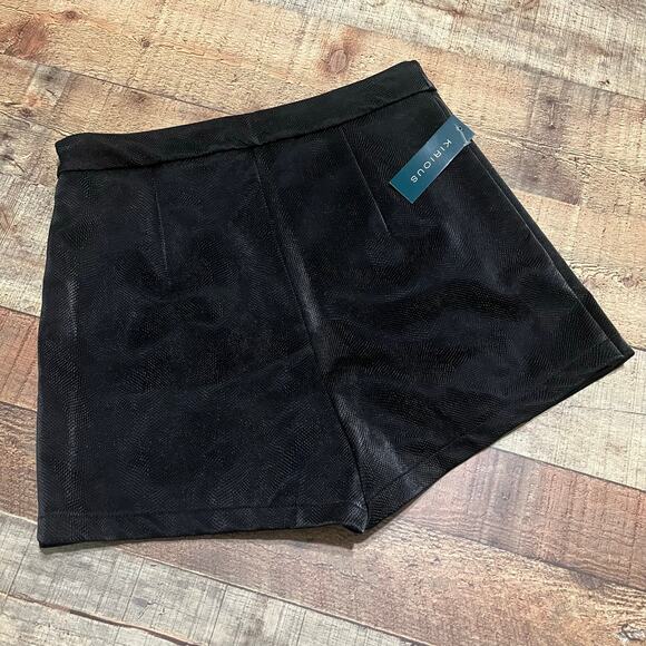 Kirious NEW Women's Black Faux Leather Reptile Shorts Mini Skort Sz L Date Night - Picture 4 of 4